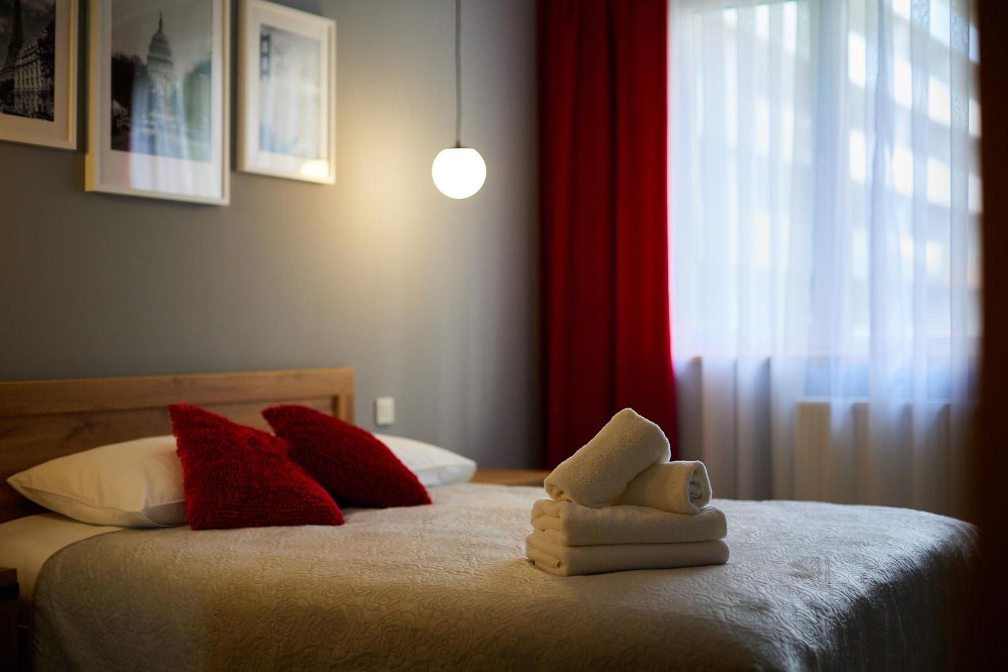 Central Park Red Apartment 弗罗茨瓦夫 外观 照片